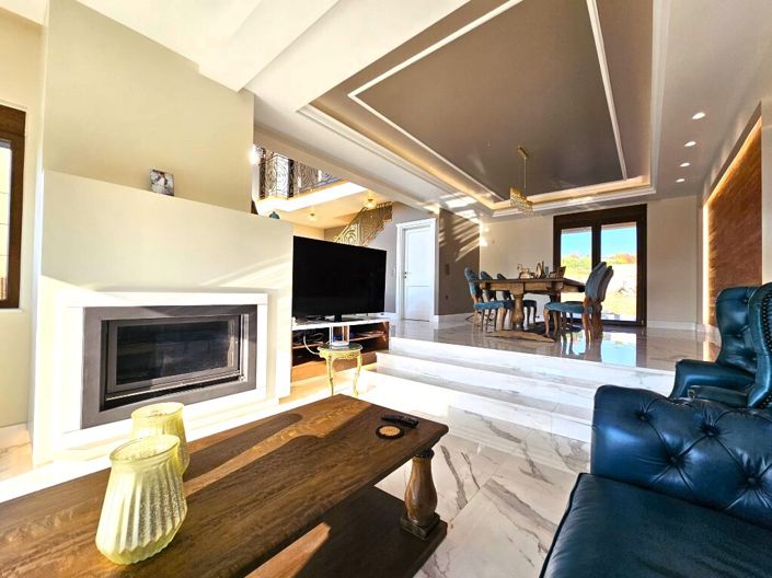 Image No.6-5 Bed Villa for sale