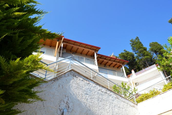 Image No.24-3 Bed Maisonette for sale