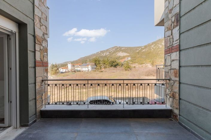 Image No.18-3 Bed Maisonette for sale