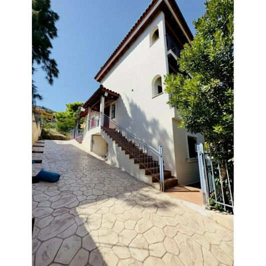 Image No.25-4 Bed Property for sale