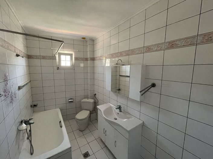 Image No.11-3 Bed Maisonette for sale