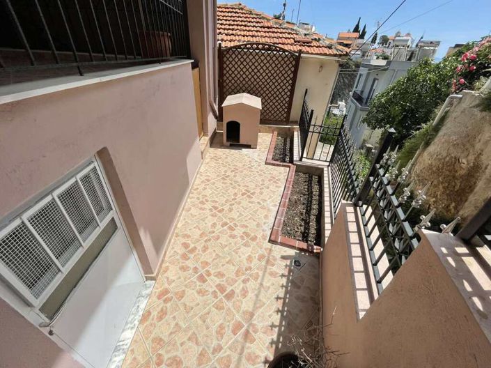 Image No.18-3 Bed Maisonette for sale