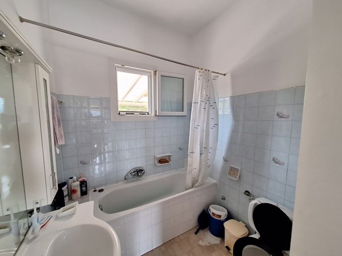 Image No.13-3 Bed Property for sale