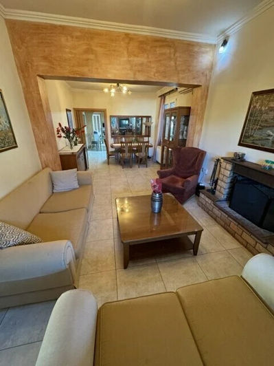 Image No.3-Propriété de 4 chambres à vendre à Leheo