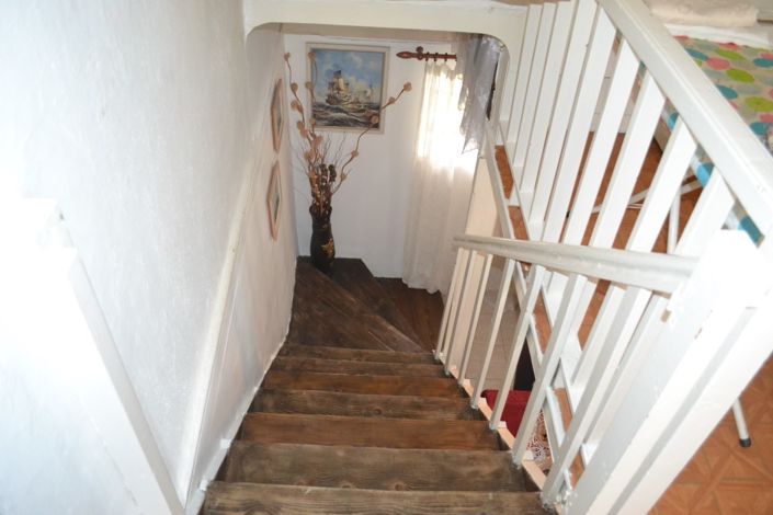 Image No.10-2 Bed Property for sale