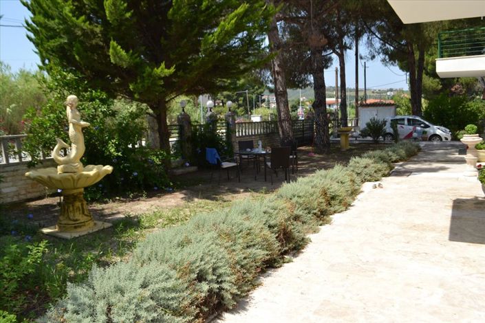 Image No.25-3 Bed Maisonette for sale