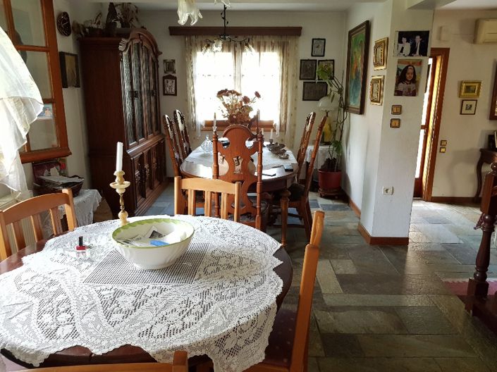 Image No.8-5 Bed Property for sale