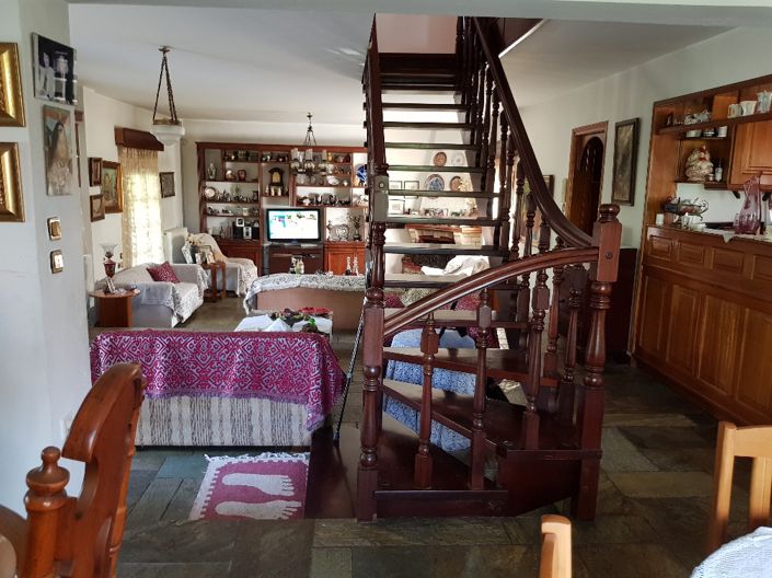 Image No.9-5 Bed Property for sale