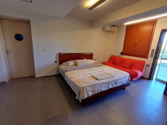 Image No.15-3 Bed Property for sale