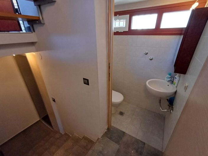 Image No.19-3 Bed Property for sale