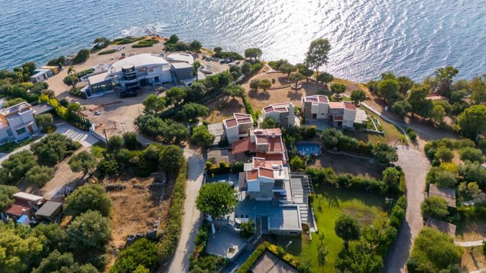 Image No.3-3 Bed Property for sale