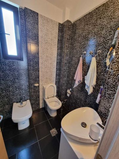 Image No.19-2 Bed Property for sale