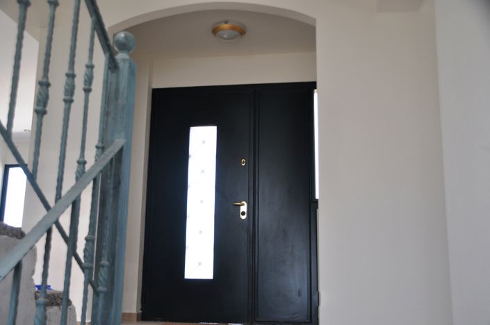 Image No.9-6 Bed Property for sale