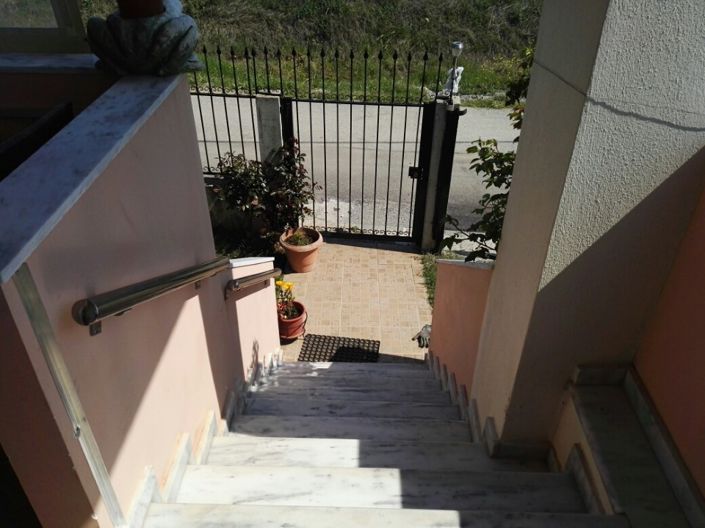 Image No.3-3 Bed Property for sale