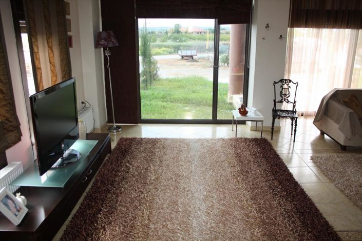 Image No.12-3 Bed Property for sale