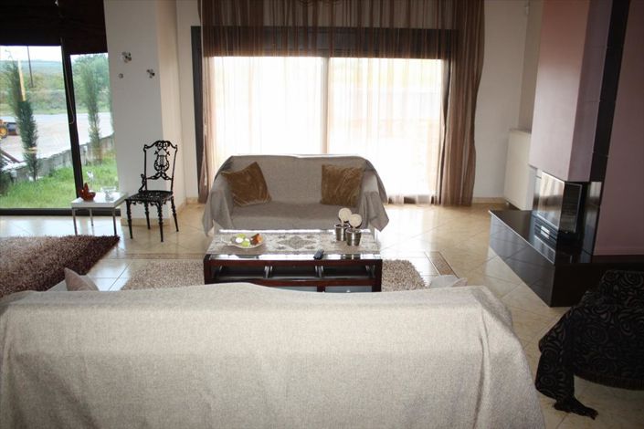 Image No.15-3 Bed Property for sale