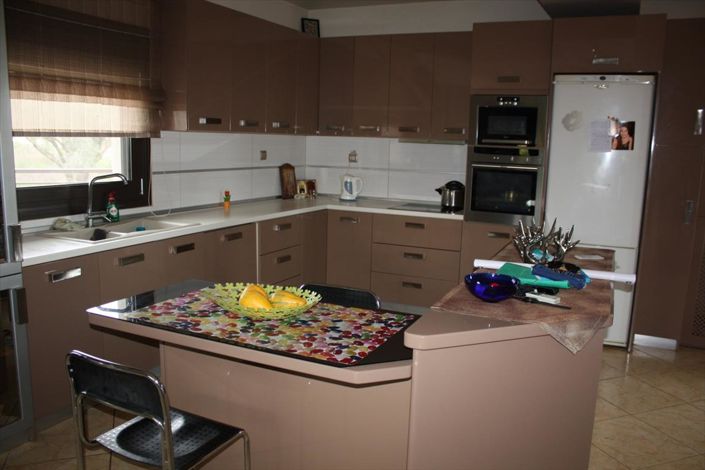 Image No.16-3 Bed Property for sale