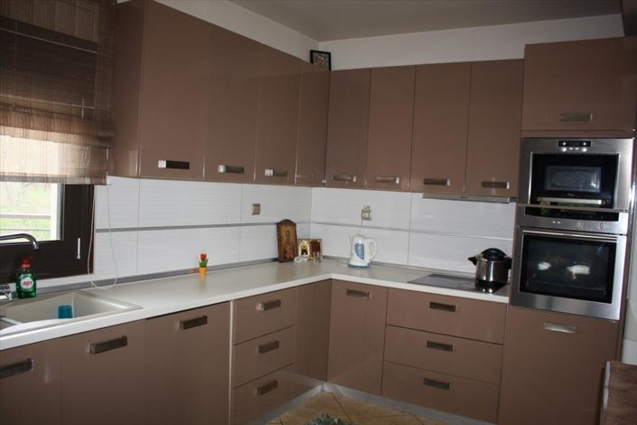 Image No.17-3 Bed Property for sale