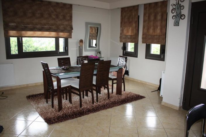 Image No.18-3 Bed Property for sale