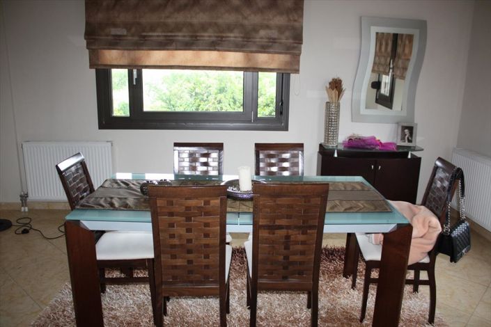 Image No.19-3 Bed Property for sale