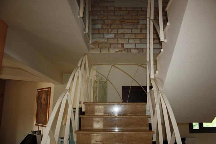 Image No.23-3 Bed Property for sale