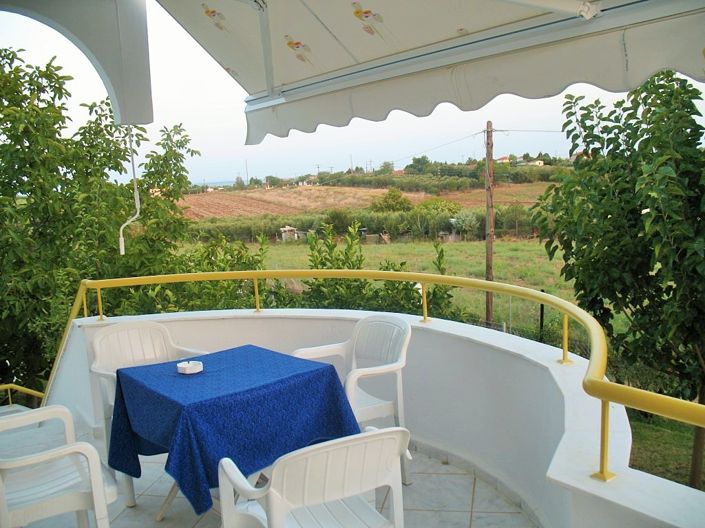 Image No.1-4 Bed Maisonette for sale