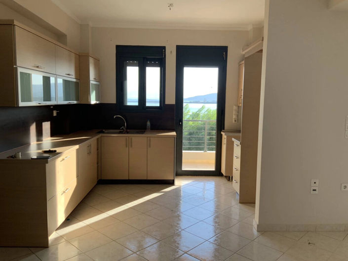 Image No.11-6 Bed Flat for sale