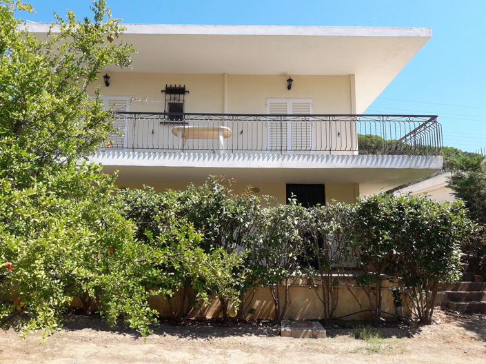 Image No.12-2 Bed Property for sale