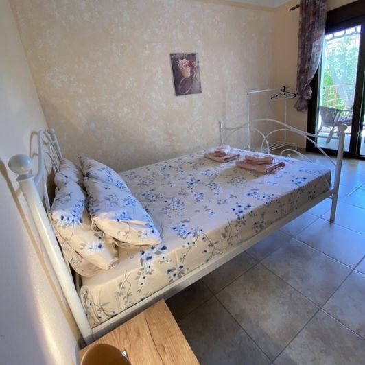 Image No.14-3 Bed Maisonette for sale