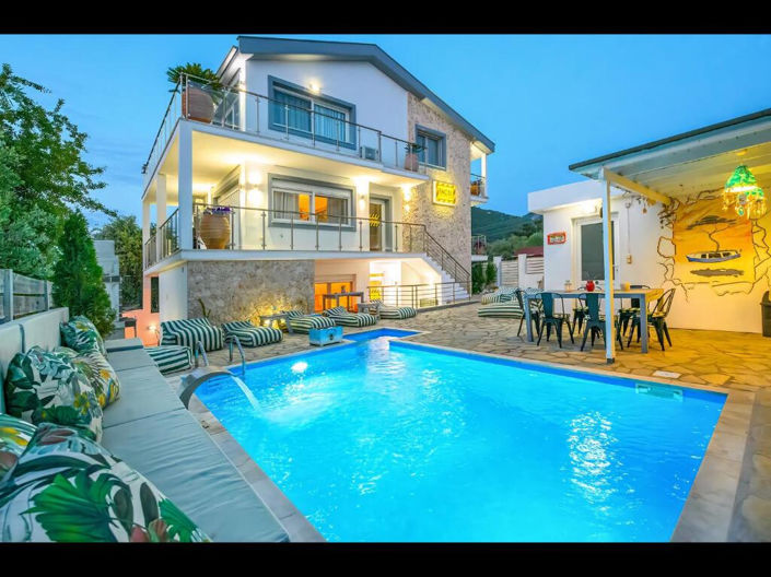Image No.1-5 Bed Villa for sale