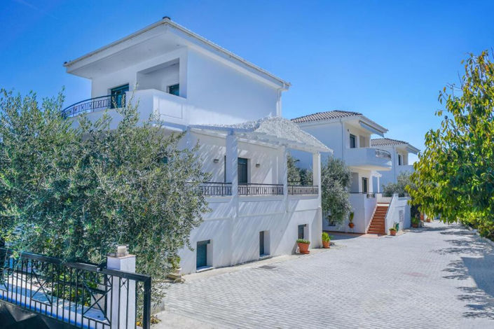 Image No.1-Un hôtel à vendre à Grèce
