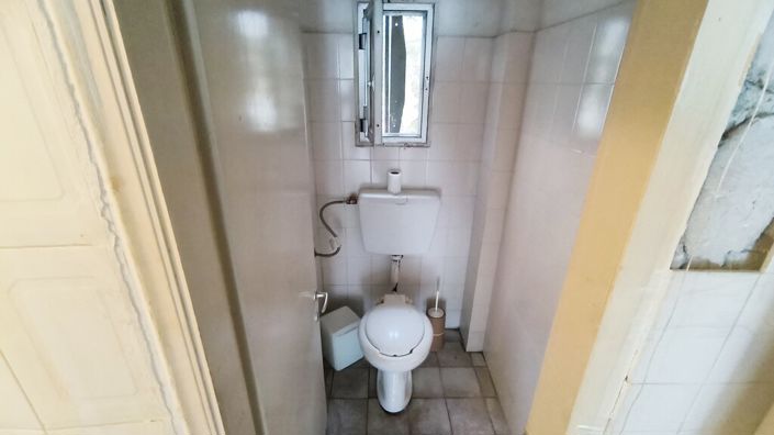 Image No.18-2 Bed Flat for sale