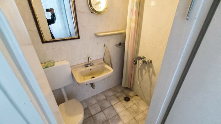 Image No.7-2 Bed Flat for sale