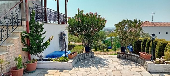 Image No.12-2 Bed Property for sale