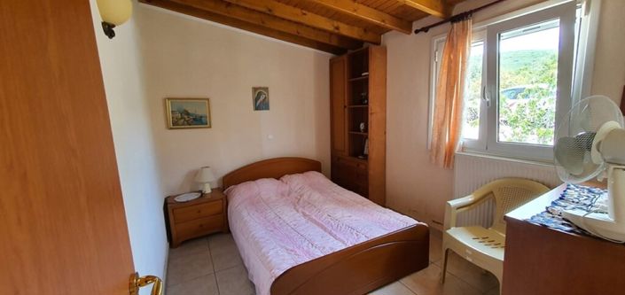 Image No.19-4 Bed Maisonette for sale