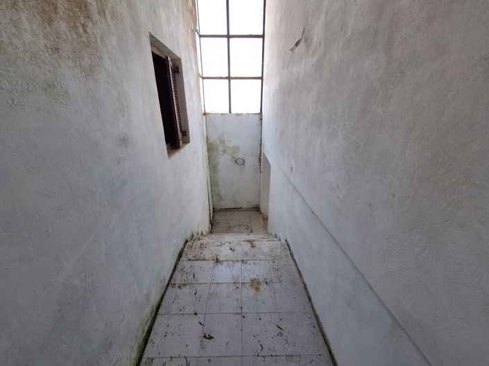 Image No.25-4 Bed Property for sale