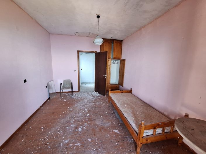 Image No.7-4 Bed Property for sale