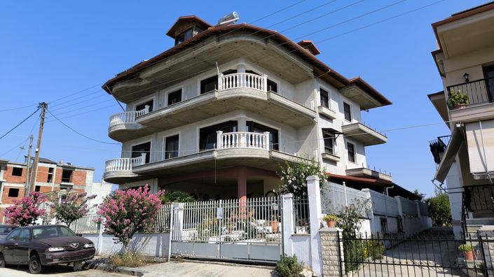 Image No.1-Propriété de 10 chambres à vendre à Katerini
