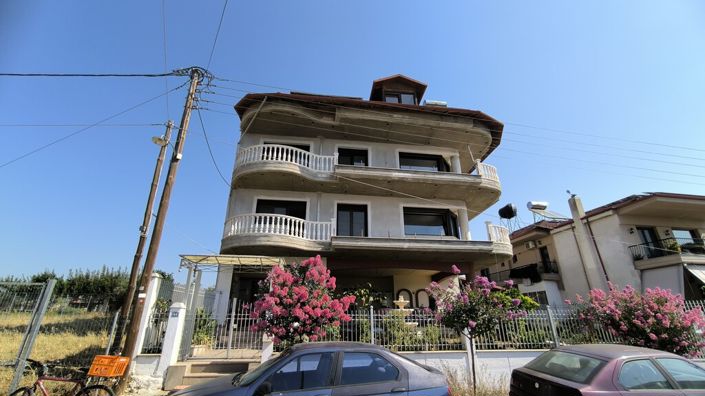 Image No.24-3 Bed Flat for sale