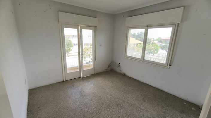 Image No.20-2 Bed Property for sale