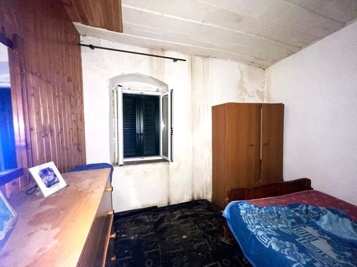 Image No.18-2 Bed Maisonette for sale