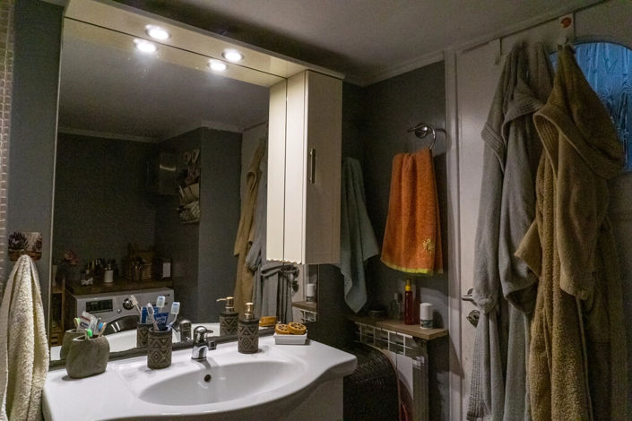 Image No.18-2 Bed Flat for sale