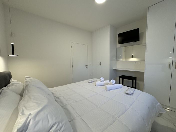 Image No.15-2 Bed Villa for sale