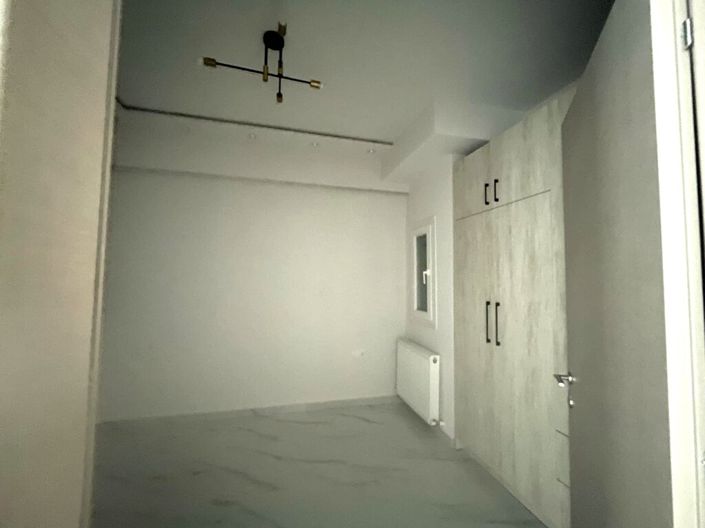 Image No.5-2 Bed Flat for sale