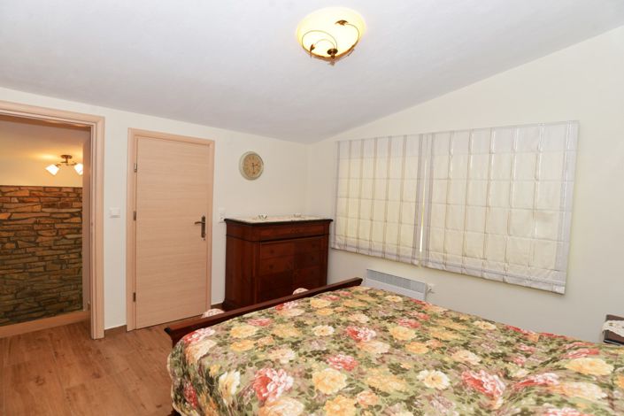 Image No.19-2 Bed Villa for sale