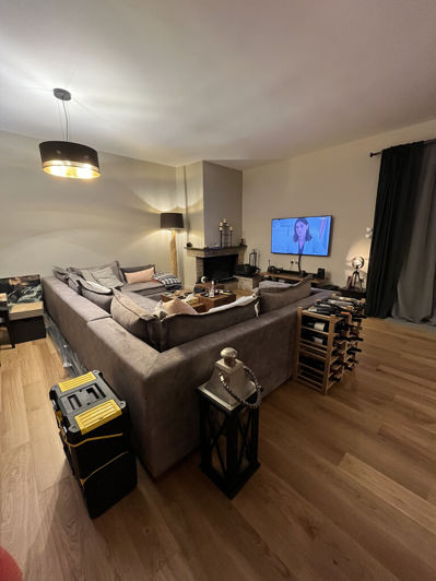 Image No.10-3 Bed Flat for sale