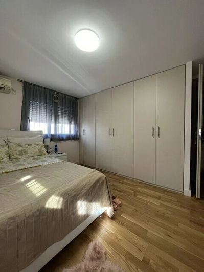 Image No.24-3 Bed Flat for sale