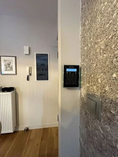 Image No.29-3 Bed Flat for sale