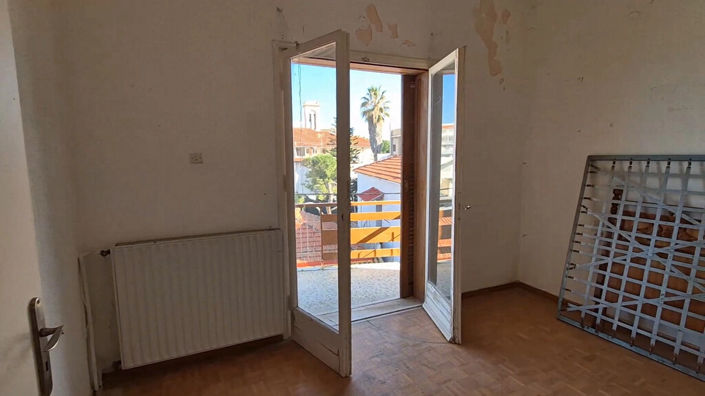 Image No.9-7 Bed Property for sale