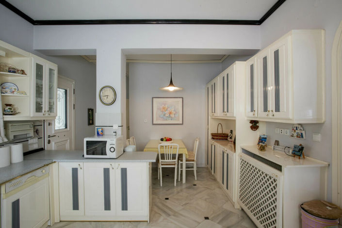 Image No.8-3 Bed Property for sale